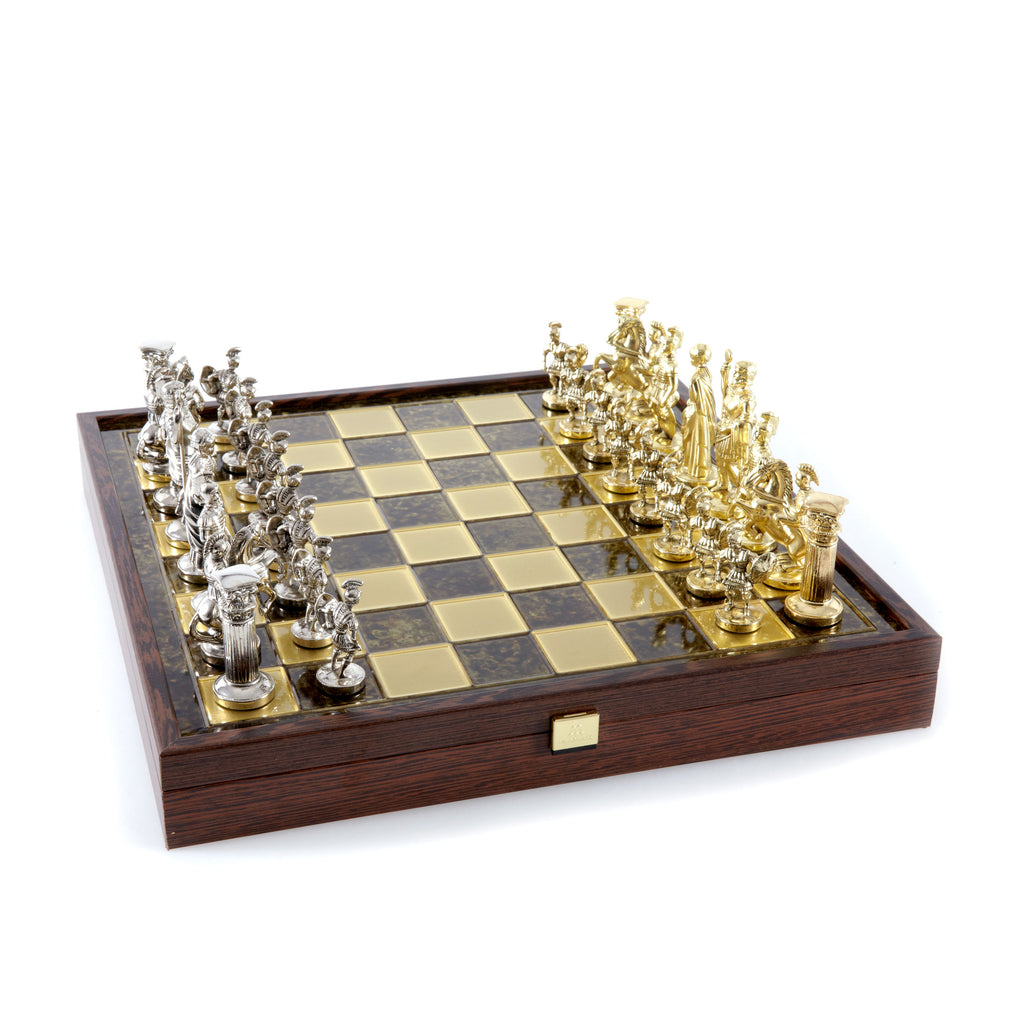 GREEK ROMAN PERIOD CHESS SET in wooden box with gold/silver chessmen a ...